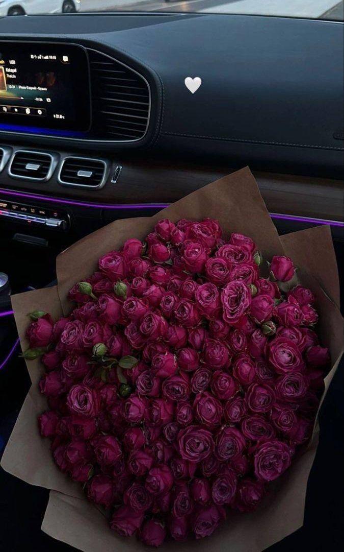 Breeze Field Lab workshop space where corporate flower arrangements are designed and prepared for business delivery